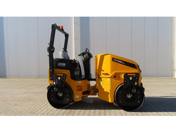Ceļu veltnis JCB