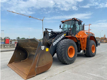 Riteņu iekrāvējs DOOSAN DL450