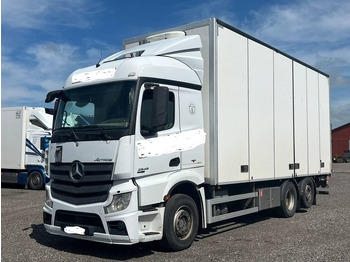 Kravas automašīna ar slēgto virsbūvi MERCEDES-BENZ