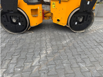 Ceļu veltnis JCB VMT 430-130: foto 4