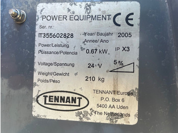 Ielu tīrīšanas mašīna TENNANT T 3: foto 3