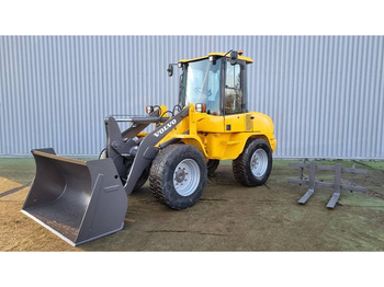 Riteņu iekrāvējs VOLVO L30B
