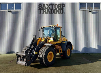 Riteņu iekrāvējs VOLVO L90H