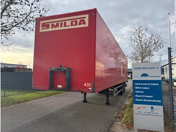 Puspiekabe slēgtā virsbūve