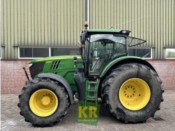 Traktors JOHN DEERE 6210R
