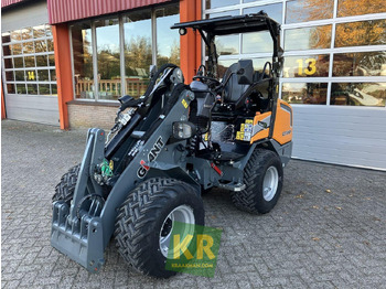 Mini iekrāvējs GIANT