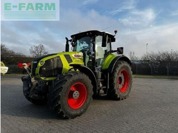 Traktors CLAAS Axion 830