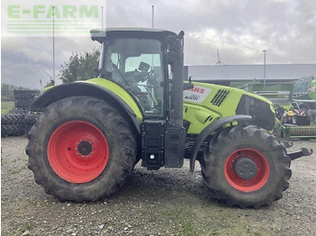 Traktors CLAAS Axion 830