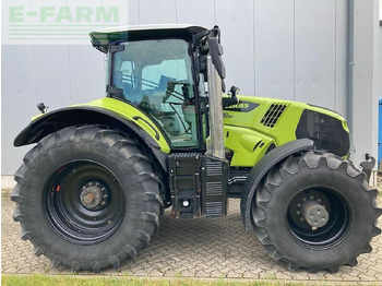 Traktors CLAAS Axion 830
