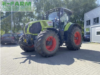 Traktors CLAAS Axion 830