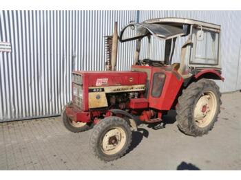 Traktors Case-IH 433: foto 1