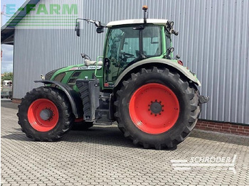 Traktors FENDT 724 Vario