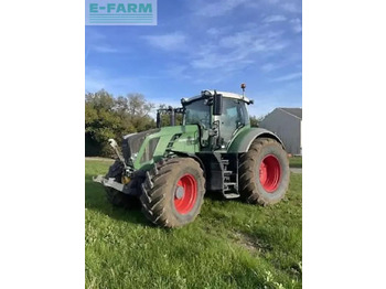 Traktors FENDT 826 Vario