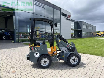 Riteņu iekrāvējs GIANT