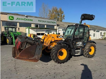 Teleskopiskais iekrāvējs JCB