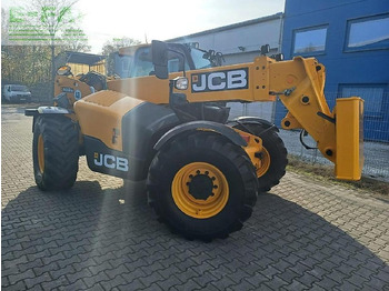 Riteņu iekrāvējs JCB