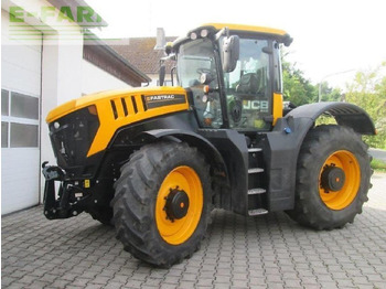 Traktors JCB
