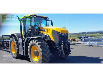 Traktors JCB