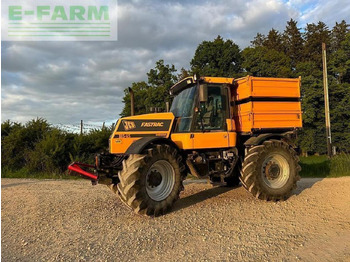 Traktors JCB