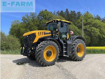 Traktors JCB