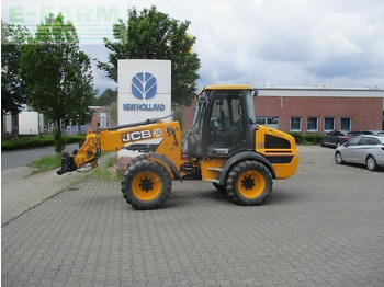 Riteņu iekrāvējs JCB TM220