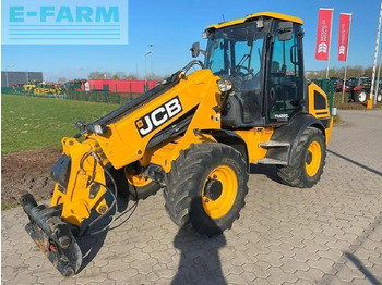 Teleskopiskais iekrāvējs JCB