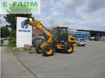 Teleskopiskais iekrāvējs JCB