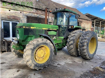 Traktors JOHN DEERE 4755