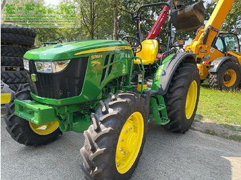 Traktors JOHN DEERE 5058E