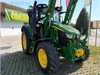 Traktors JOHN DEERE 6100M