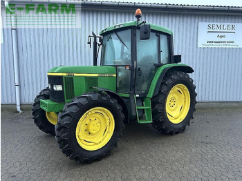 Traktors JOHN DEERE 6110