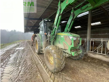 Traktors JOHN DEERE 6110R