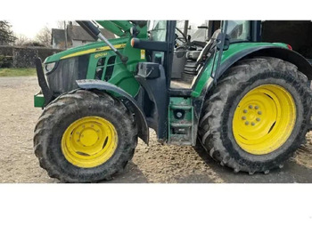 Traktors JOHN DEERE 6110M