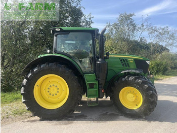 Traktors JOHN DEERE 6215R