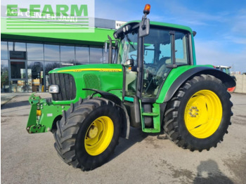 Traktors JOHN DEERE 6220