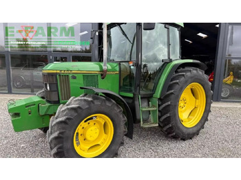 Traktors JOHN DEERE 6400