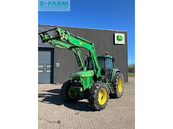 Traktors JOHN DEERE 6810