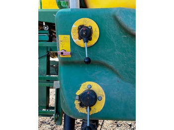 Piekabināmais miglotājs John Deere 740i: foto 3