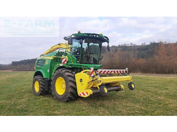 Lopbarības kombains JOHN DEERE 8400