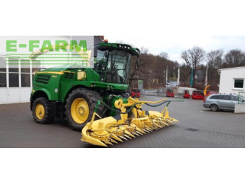 Lopbarības kombains JOHN DEERE 8400