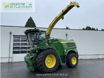 Lopbarības kombains JOHN DEERE 8400