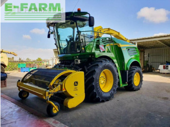 Lopbarības kombains JOHN DEERE 8600