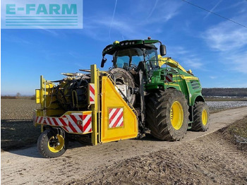 Lopbarības kombains JOHN DEERE 8700