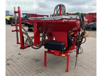 Minerālmēslu izkliedētājs KVERNELAND