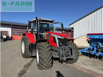 Traktors MASSEY FERGUSON 100 series