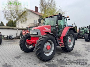 Traktors McCORMICK