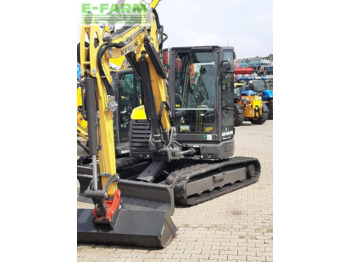 Mini-ekskavators New Holland e65d: foto 5