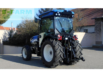 Traktors New Holland t4.100 f (stage v) F: foto 4