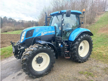 Traktors NEW HOLLAND T7
