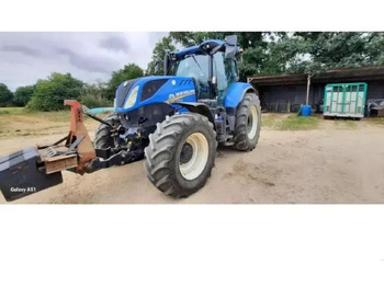 Traktors NEW HOLLAND T7